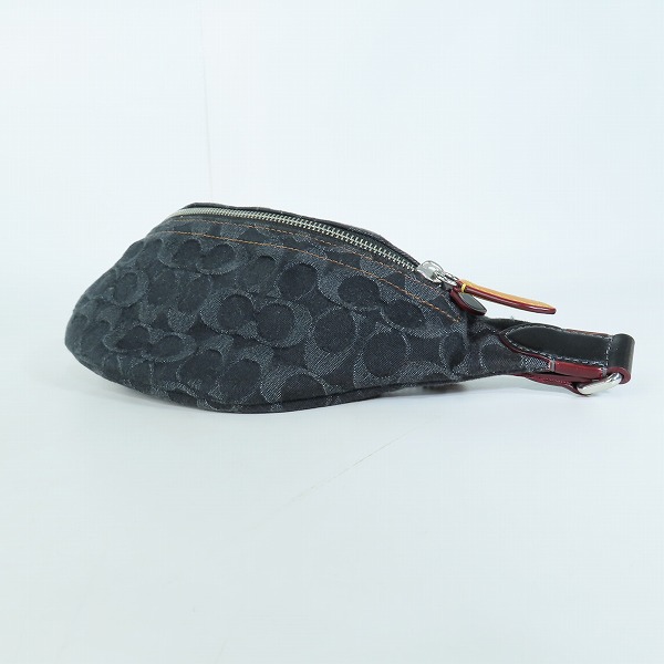 実際に弊社で買取させて頂いたCOACH/コーチ チャーター ベルト バッグ 7 シグネチャー デニム CE518の画像 2枚目