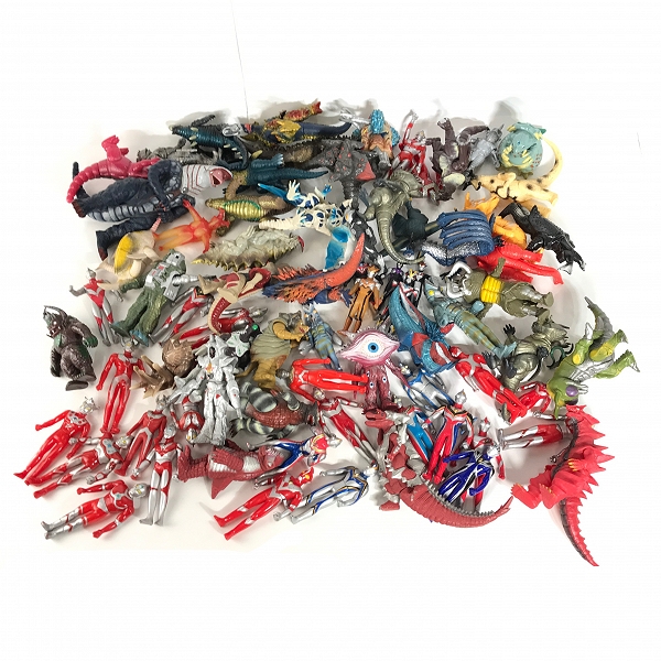 実際に弊社で買取させて頂いた【おまとめ】BANNDAI/バンダイ ウルトラマン/ウルトラセブン/ゼットン/バルタン星人 他 フィギュア/ソフビ