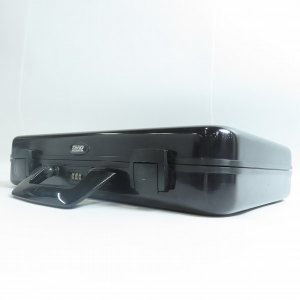 実際に弊社で買取させて頂いたZERO HALLIBURTON/ゼロハリバートン アタッシュケース の画像 2枚目