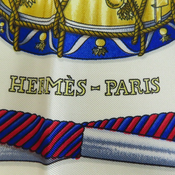 実際に弊社で買取させて頂いたHERMES/エルメス カレ90 les tambours タンブールの太鼓 大判スカーフ/ストールの画像 2枚目