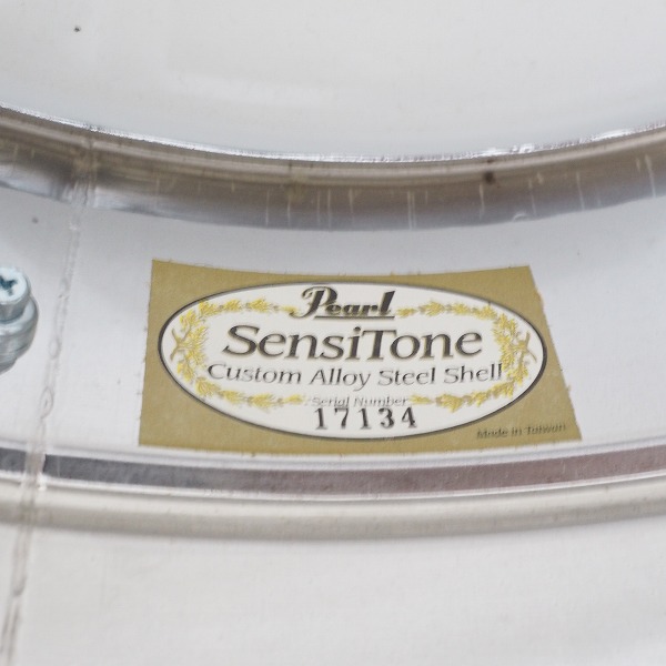 実際に弊社で買取させて頂いた【難有り】Pearl/パール SensiTone Custom Alloy Steel Shell/スチールシェル スネアドラム 14x5.5インチの画像 6枚目