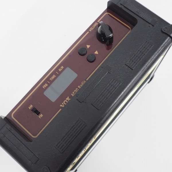 実際に弊社で買取させて頂いたVOX/ヴォックス AC30 RADIO ギターアンプ型 AM/FM ラジオ【通電確認済】の画像 2枚目