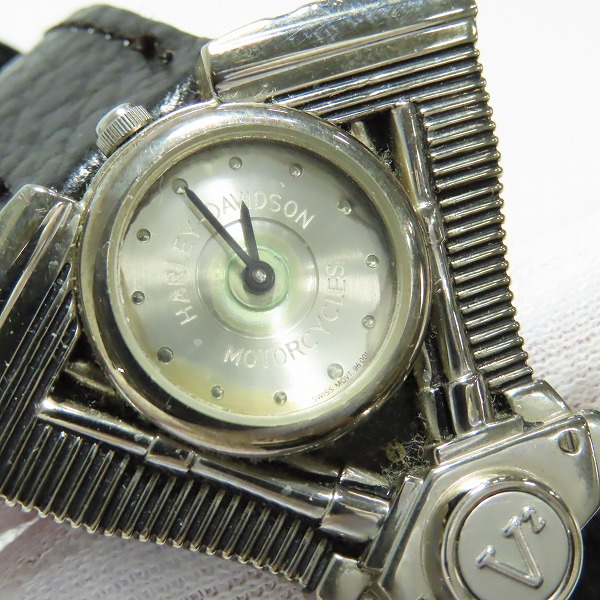 実際に弊社で買取させて頂いたHARLEY DAVIDSON/ハーレーダビッドソン V2エンジン型腕時計 【動作未確認】の画像 6枚目