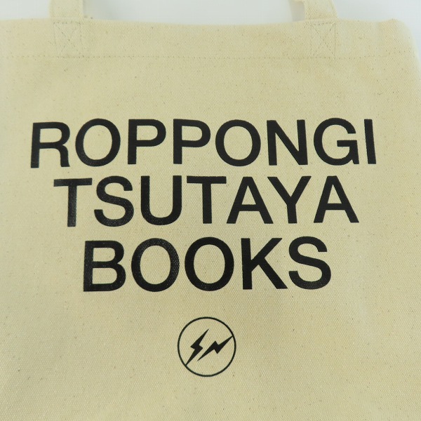 実際に弊社で買取させて頂いた(1)六本木 蔦屋書店 × fragment design/フラグメントデザイン トートバッグ ベージュ系の画像 4枚目