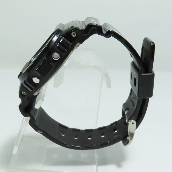 実際に弊社で買取させて頂いたG-SHOCK×MEDICOM TOY/Gショック×メディコム トイ ベアブリック 腕時計 DW-5600MT-1JRの画像 1枚目