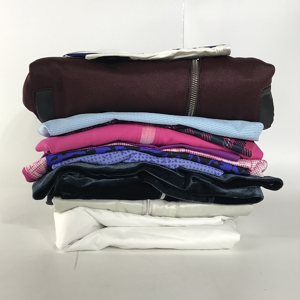 実際に弊社で買取させて頂いた【おまとめ】カルバンクライン/バボラ/ルコックスポルティフ 他 シャツ/パーカー 等 ゴルフウェアの画像 2枚目