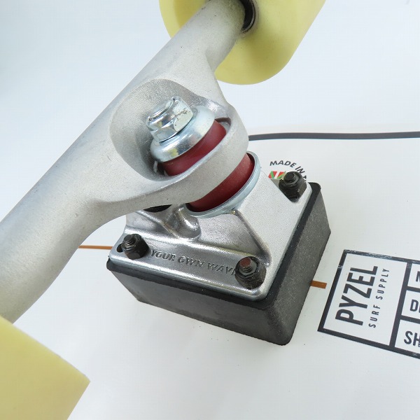 実際に弊社で買取させて頂いたYOW/ヤウ Shadow 33.5” シャドウ PYZEL MERAKI S5 スケートボード/サーフスケートの画像 3枚目