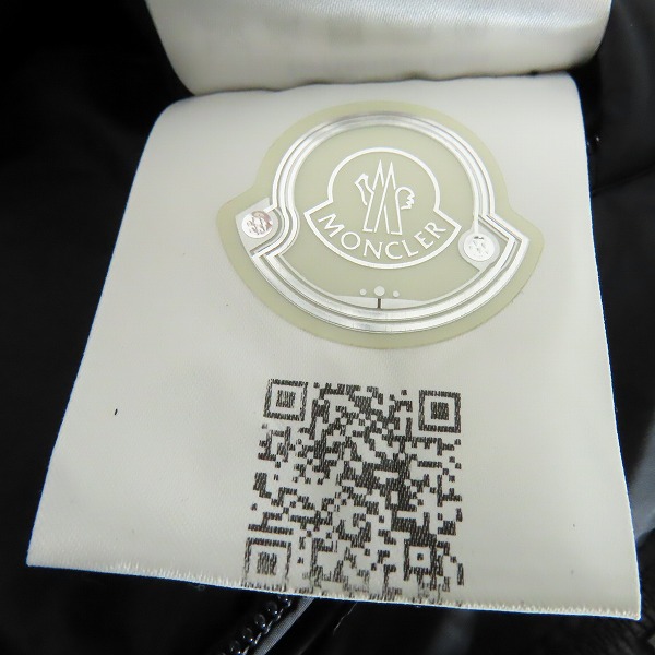 実際に弊社で買取させて頂いた【JPタグ】MONCLER/モンクレール MONTGENEVRE/モンジュネーブル ダウンジャケット E20914033805 54272 0の画像 5枚目
