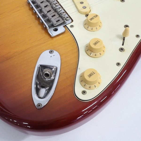 実際に弊社で買取させて頂いた★Fender JAPAN/フェンダージャパン ST62 Stratocaster/ストラトキャスター エレキギター ソフトケース付の画像 6枚目