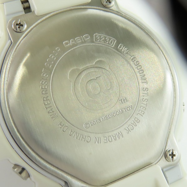 実際に弊社で買取させて頂いたG-SHOCK×メディコムトイ 限定コラボ 30周年記念 BE@RBRICK/ベアブリック ホワイト DW-6900MT-7JRの画像 3枚目