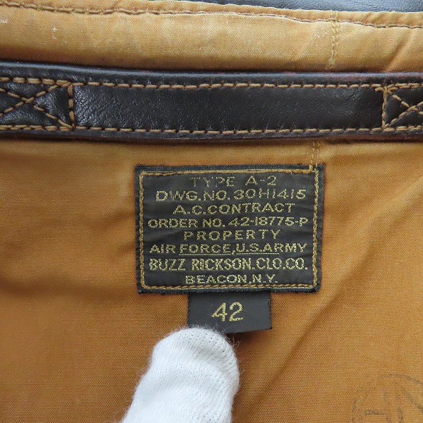 実際に弊社で買取させて頂いたBUZZ RICKSON'S/バズリクソンズ A-2 赤リブ 馬革/ホースハイド レザー フライトジャケット M83145/42の画像 2枚目