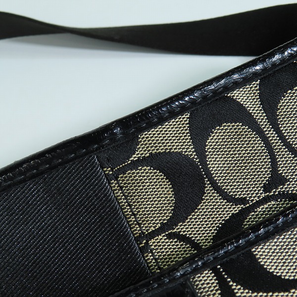 実際に弊社で買取させて頂いたCOACH/コーチ シグネチャー柄 ショルダー ファイルバッグ F28502の画像 8枚目