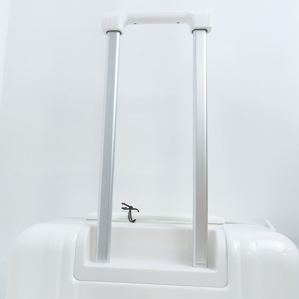 実際に弊社で買取させて頂いた【未使用】Zero Halliburton/ゼロハリバートン Classic Lightweight 4.0 Check-In-S Travel Case キャリーケース 60L/81364の画像 3枚目