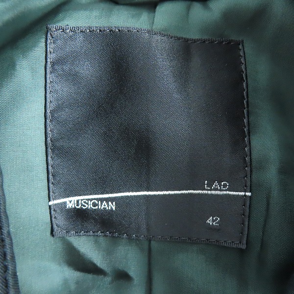 実際に弊社で買取させて頂いたLAD MUSICIAN/ラッドミュージシャン 21SS ダブル ショートトレンチコート 2111-355/42の画像 2枚目