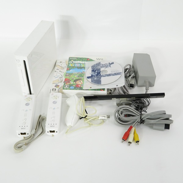 実際に弊社で買取させて頂いた任天堂/Nintendo/ニンテンドー Wii 本体 RVL-001 ソフト 3点/リモコン 2個/ヌンチャク付き【簡易動作確認済】