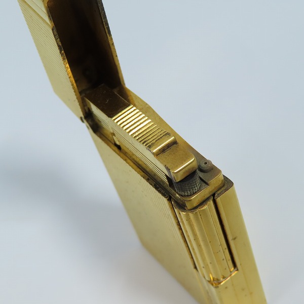 実際に弊社で買取させて頂いたS.T.Dupont/デュポン GATSBY/ギャッツビー ヴァーティカル ライン ガスライターの画像 4枚目