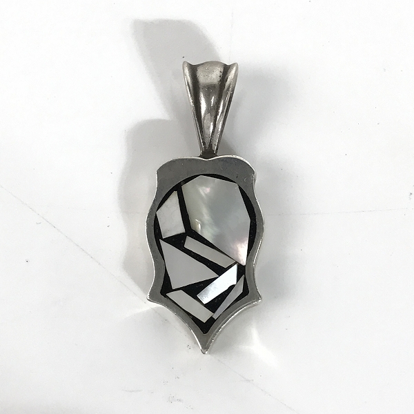 実際に弊社で買取させて頂いた【ギャラ付き】STANLEY GUESS/スタンリーゲス ウッド シェルインレイペンダントトップの画像 1枚目