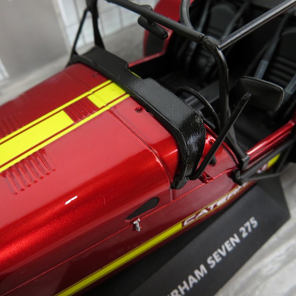 実際に弊社で買取させて頂いたSOLIDO/ソリド 1/18 ケータハム セブン 275 アカデミー 2014 (レッド/イエロー)/S1801804/ミニカー/ダイキャストカーの画像 4枚目