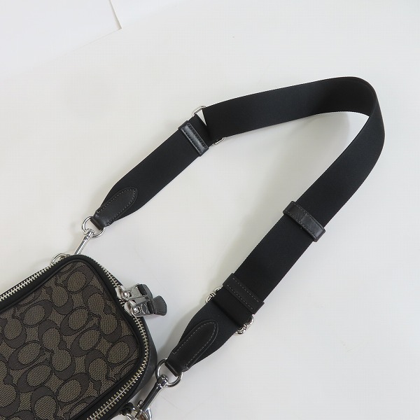 実際に弊社で買取させて頂いたCOACH/コーチ シグネチャー柄 キャンバス ショルダーポーチ CH097の画像 2枚目
