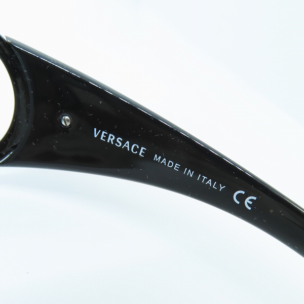 実際に弊社で買取させて頂いたVERSACE/ヴェルサーチ サングラス/アイウェア ラインストーン MOD.2064-B 1009/8Gの画像 4枚目