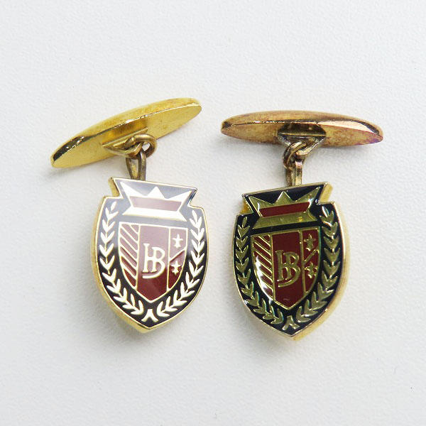 実際に弊社で買取させて頂いたHUGO BOSS/ヒューゴボス CROCODILE/クロコダイル  カフスボタン コインケース 2点セットの画像 1枚目