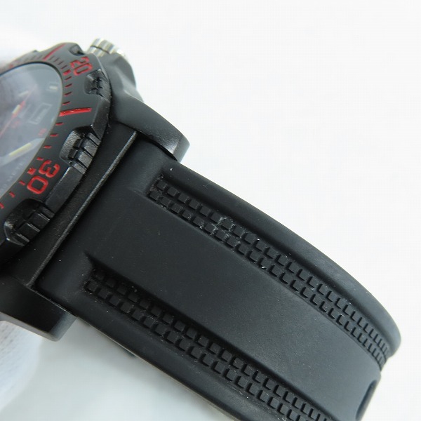 実際に弊社で買取させて頂いたLUMINOX/ルミノックス ブラック オプス カーボン Ref.8895 腕時計/ウォッチの画像 5枚目