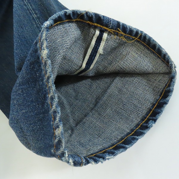 実際に弊社で買取させて頂いたLEVI'S/リーバイス 501XX 復刻 刻印555 ビッグE 赤耳 米国製 デニムパンツ 47501-0117/W33L36の画像 6枚目