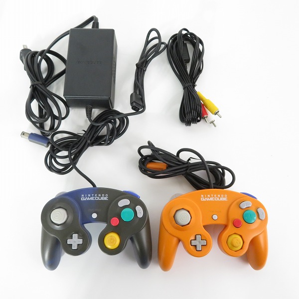 実際に弊社で買取させて頂いた任天堂/Nintendo/ニンテンドー GAMECUBE/ゲームキューブ 本体 コントロラー2個付き DOL-001【通電確認済】の画像 6枚目