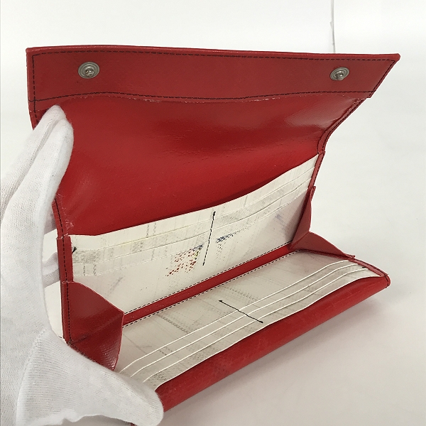 実際に弊社で買取させて頂いたFREITAG/フライターグ F555 CAROLINE/キャロライン 二つ折り長財布 レッドの画像 4枚目