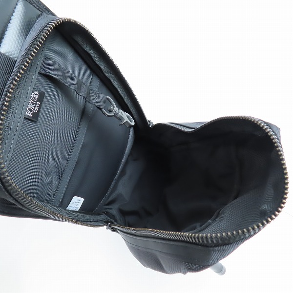 実際に弊社で買取させて頂いた【未使用】PORTER/ポーター HEAT/ヒート マグライト付 ワンショルダーバッグ/ボディバッグ 703-08000の画像 4枚目