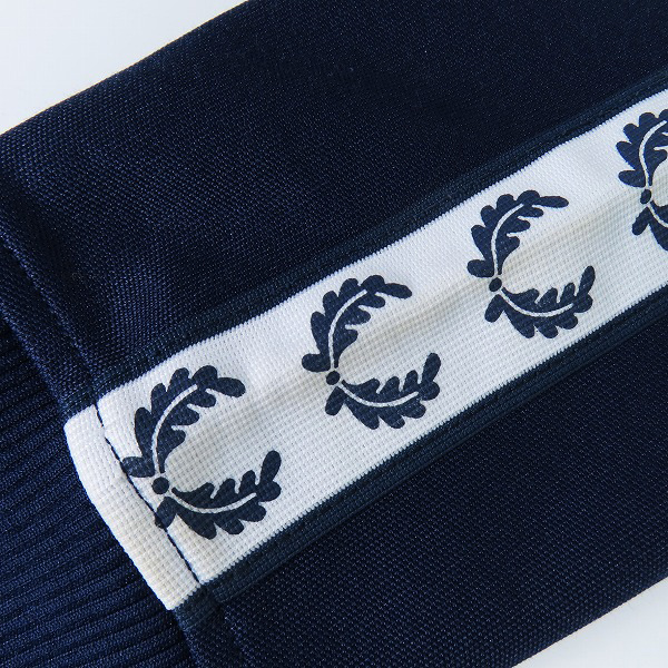 実際に弊社で買取させて頂いたFRED PERRY/フレッドペリー TAPED TRACK JACKET/トラックジャケット ネイビー J6231 Mの画像 8枚目