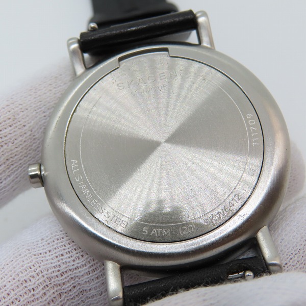 実際に弊社で買取させて頂いたSKAGEN×Playtype/スカーゲン×プレイタイプ SIGNATUR ブラックレザーウォッチ 腕時計 SKW6412の画像 3枚目
