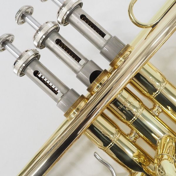 実際に弊社で買取させて頂いた【美品】YAMAHA/ヤマハ YTR-2320E/YTR2320E トランペット ゴールド ハードケース付の画像 4枚目