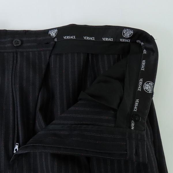 実際に弊社で買取させて頂いたVERSACE/ヴェルサーチ ストライプ スーツ ジャケット/パンツ/セットアップ/25WSVA/54の画像 4枚目