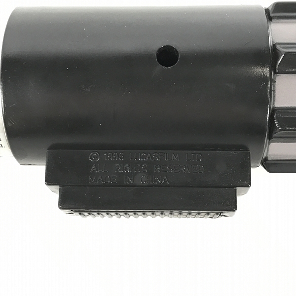 実際に弊社で買取させて頂いた【ジャンク】Hasbro/ハズブロ STAR WARS/スターウォーズ THE POWER OF FORTH ダースベイダー ライトセイバーの画像 3枚目