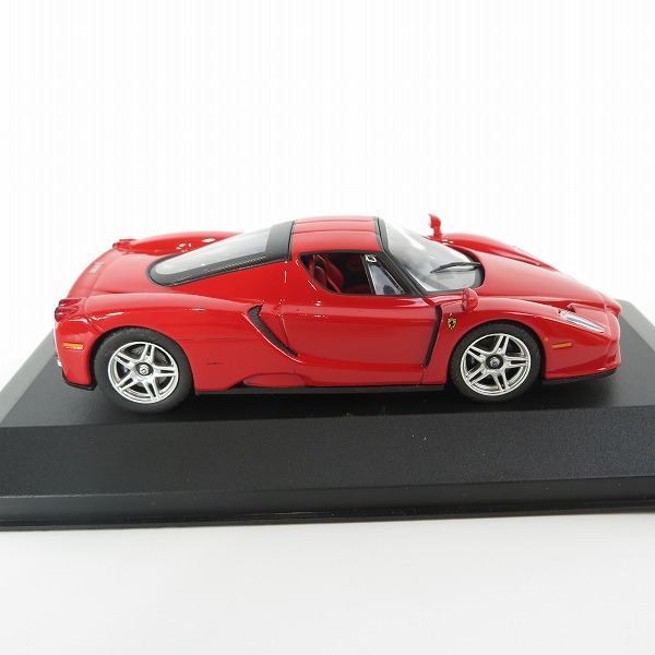 実際に弊社で買取させて頂いたixo/イクソ 1/43 Ferrari/フェラーリ ENZO FERRARI/エンツォ フェラーリ 2002 レッド ミニカーの画像 3枚目
