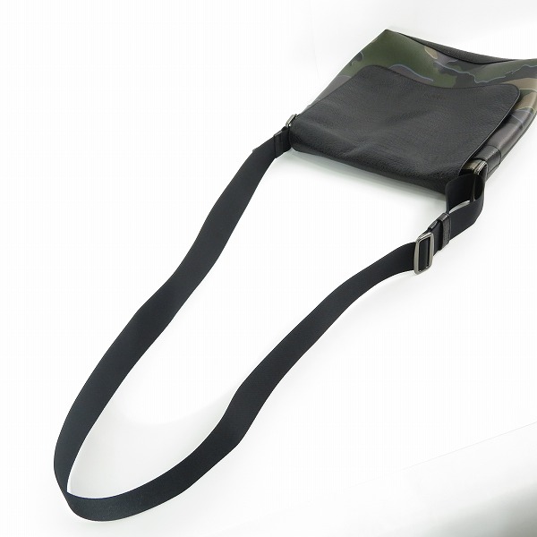 実際に弊社で買取させて頂いたCOACH/コーチ カモフラージュ ショルダーバッグ F31559の画像 2枚目