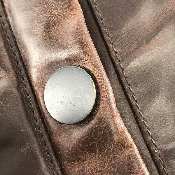 実際に弊社で買取させて頂いたISAMUKATAYAMA BACKLASH/バックラッシュ ホーウィン ホースレザー ダウンベスト 1293-01 Mの画像 6枚目