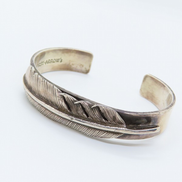 実際に弊社で買取させて頂いたFIRST ARROWS/ファーストアローズ フェザー L 付/平打12mm バングル/Sサイズ