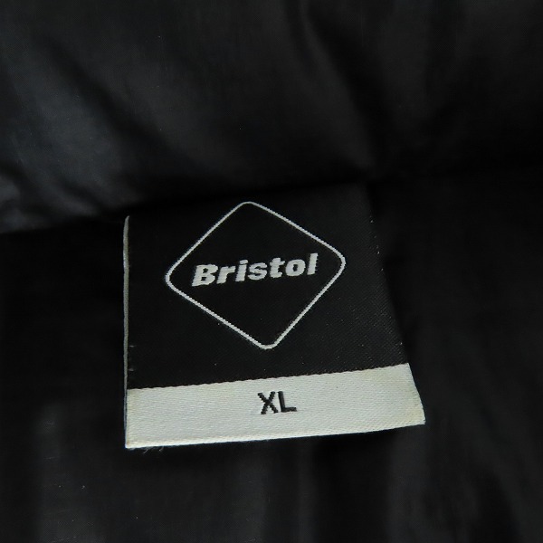 実際に弊社で買取させて頂いたF.C.Real Bristol/エフシーレアルブリストル ダウンジャケット ロゴプリント FCRB-189043/XLの画像 3枚目