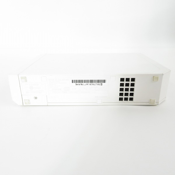 実際に弊社で買取させて頂いた任天堂/Nintendo/ニンテンドー Wii 本体 RVL-001 ソフト 3点/リモコン 2個/ヌンチャク付き【簡易動作確認済】の画像 4枚目