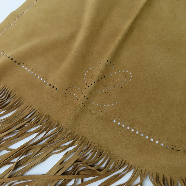 実際に弊社で買取させて頂いたLOEWE/ロエベ スエード パンチングレザー フリンジ ストールの画像 2枚目