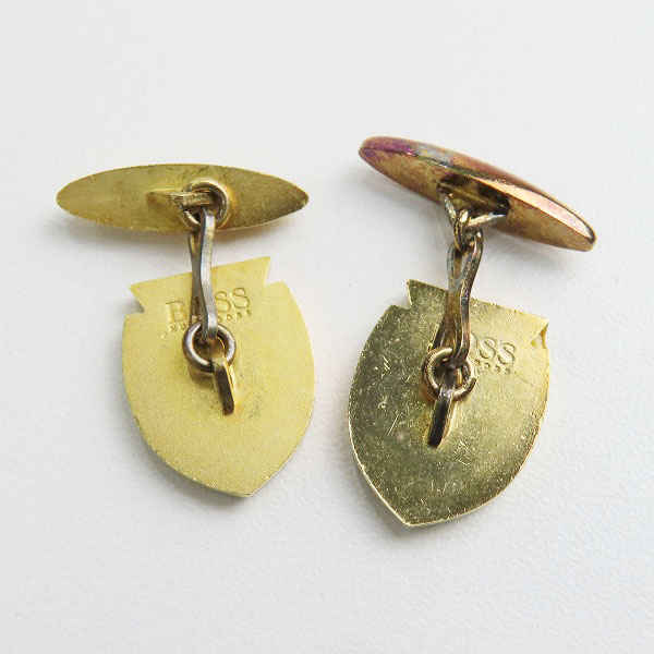 実際に弊社で買取させて頂いたHUGO BOSS/ヒューゴボス CROCODILE/クロコダイル  カフスボタン コインケース 2点セットの画像 2枚目