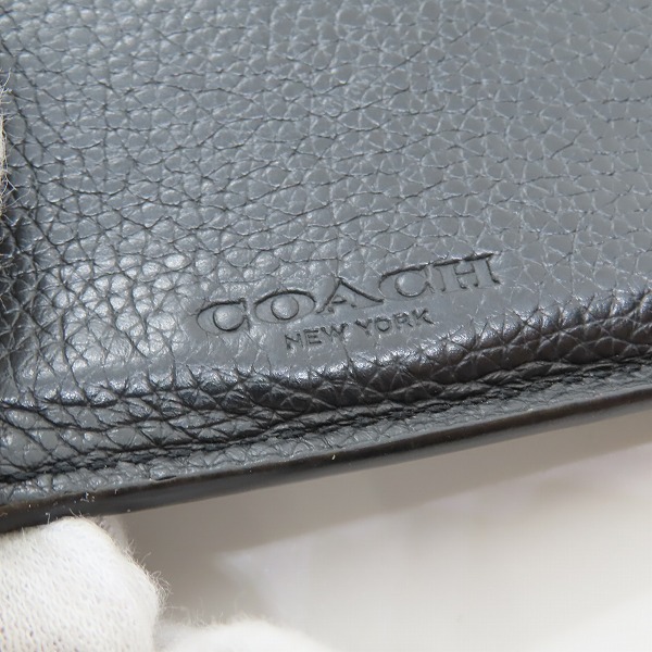 実際に弊社で買取させて頂いたCOACH/コーチ レザー ジップ カードケース F38582　の画像 5枚目