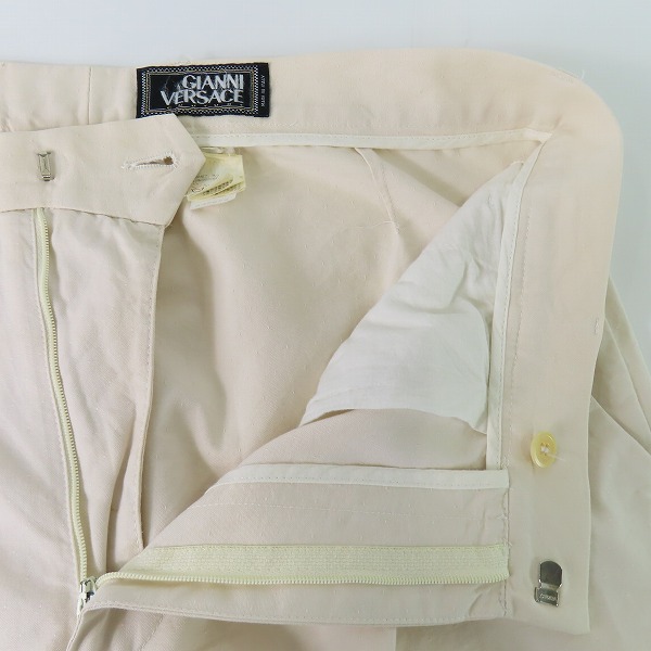 実際に弊社で買取させて頂いたVERSACE/ヴェルサーチ コットンスーツ ジャケット/パンツ/セットアップ/クリーム系/54の画像 4枚目