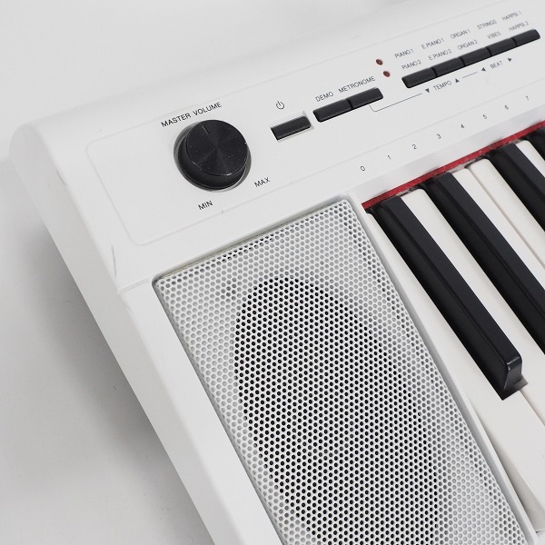 実際に弊社で買取させて頂いた★YAMAHA/ヤマハ piaggero/ピアジェーロ NP-12WH/ホワイト 電子キーボード 2017年製 ACアダプター付【動作確認済】の画像 1枚目