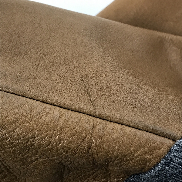 実際に弊社で買取させて頂いたUNDERCOVERISM/アンダーカバーイズム カウハイド レザー レイヤード ダウンベスト/ジャケット L4207/2の画像 5枚目