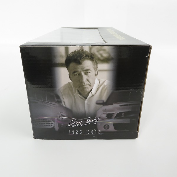 実際に弊社で買取させて頂いた【未開封】SHELBY COLLECTIBLES 1/18 1965 SHELBY COBRA DAYTONA COUPE/シェルビー コブラ デイトナ クーペ シルバー ミニカーの画像 4枚目