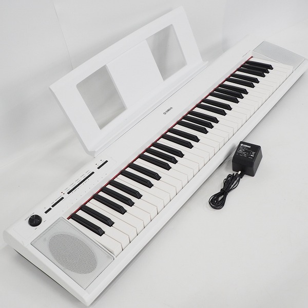 実際に弊社で買取させて頂いた★YAMAHA/ヤマハ piaggero/ピアジェーロ NP-12WH/ホワイト 電子キーボード 2017年製 ACアダプター付【動作確認済】