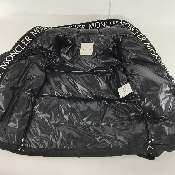 実際に弊社で買取させて頂いた【JPタグ】MONCLER/モンクレール MONTCLA GIUBBOTTO/モンクラー ダウンジャケット G20911A00144 C0300/1の画像 6枚目
